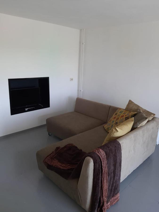 Anno 1874 Apartment Leens Bagian luar foto
