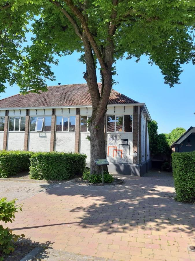 Anno 1874 Apartment Leens Bagian luar foto